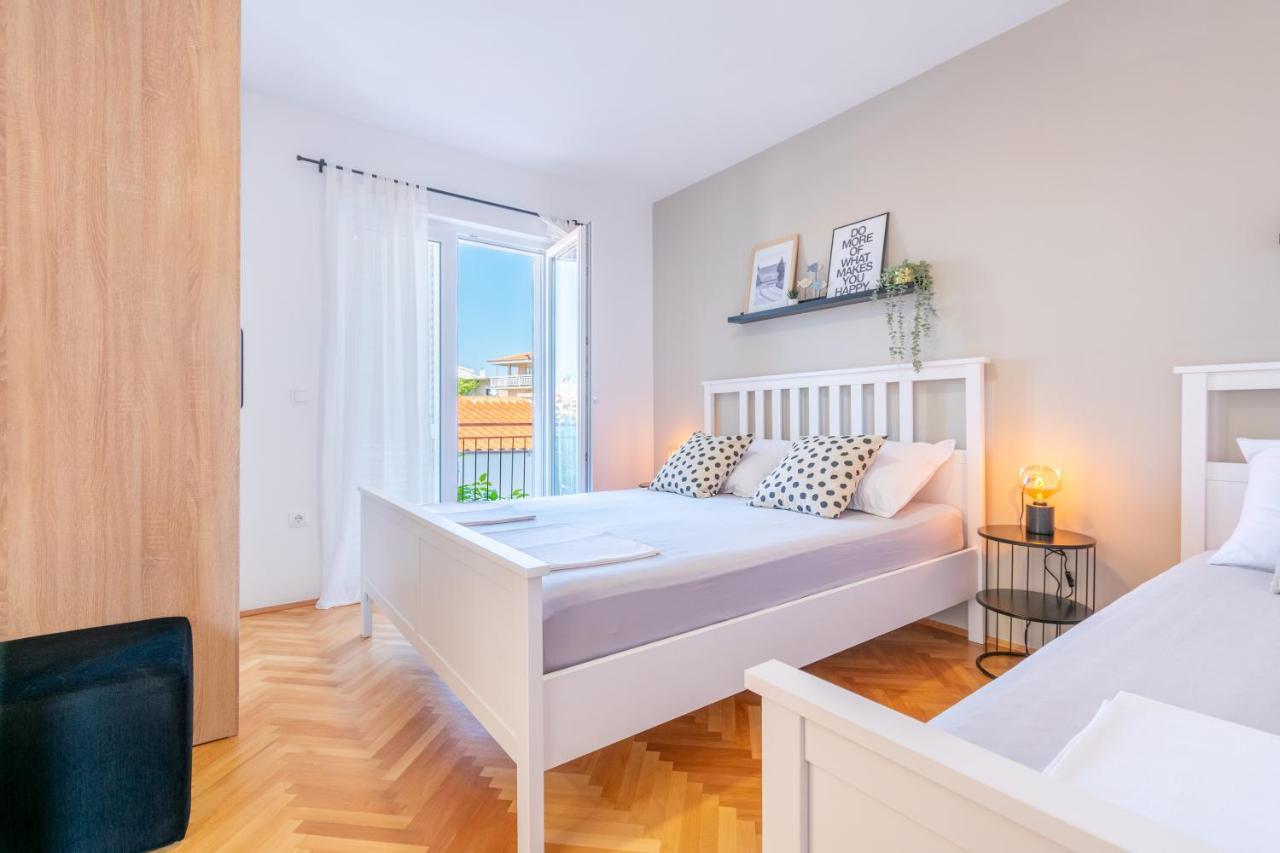 Apartmani Zora Makarska Eksteriør billede
