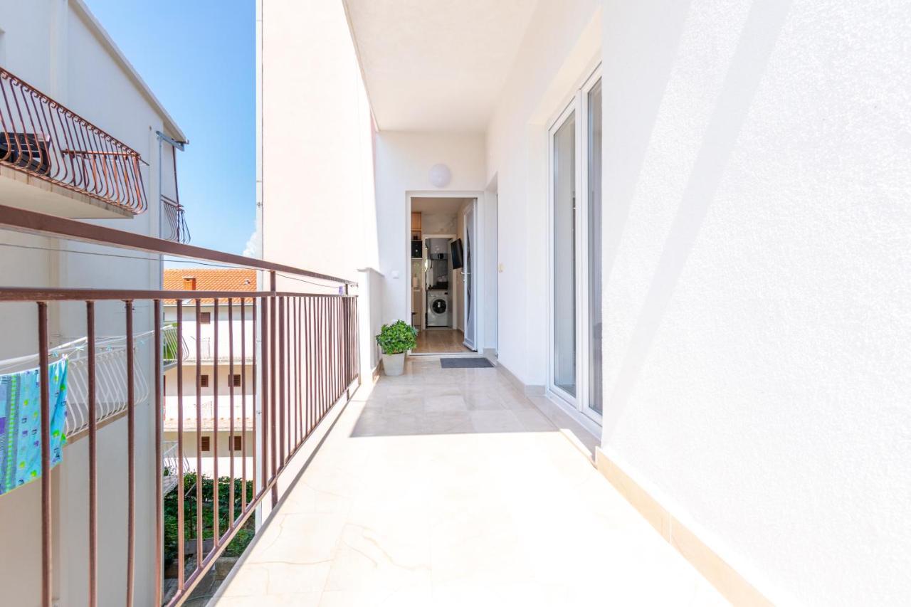 Apartmani Zora Makarska Eksteriør billede